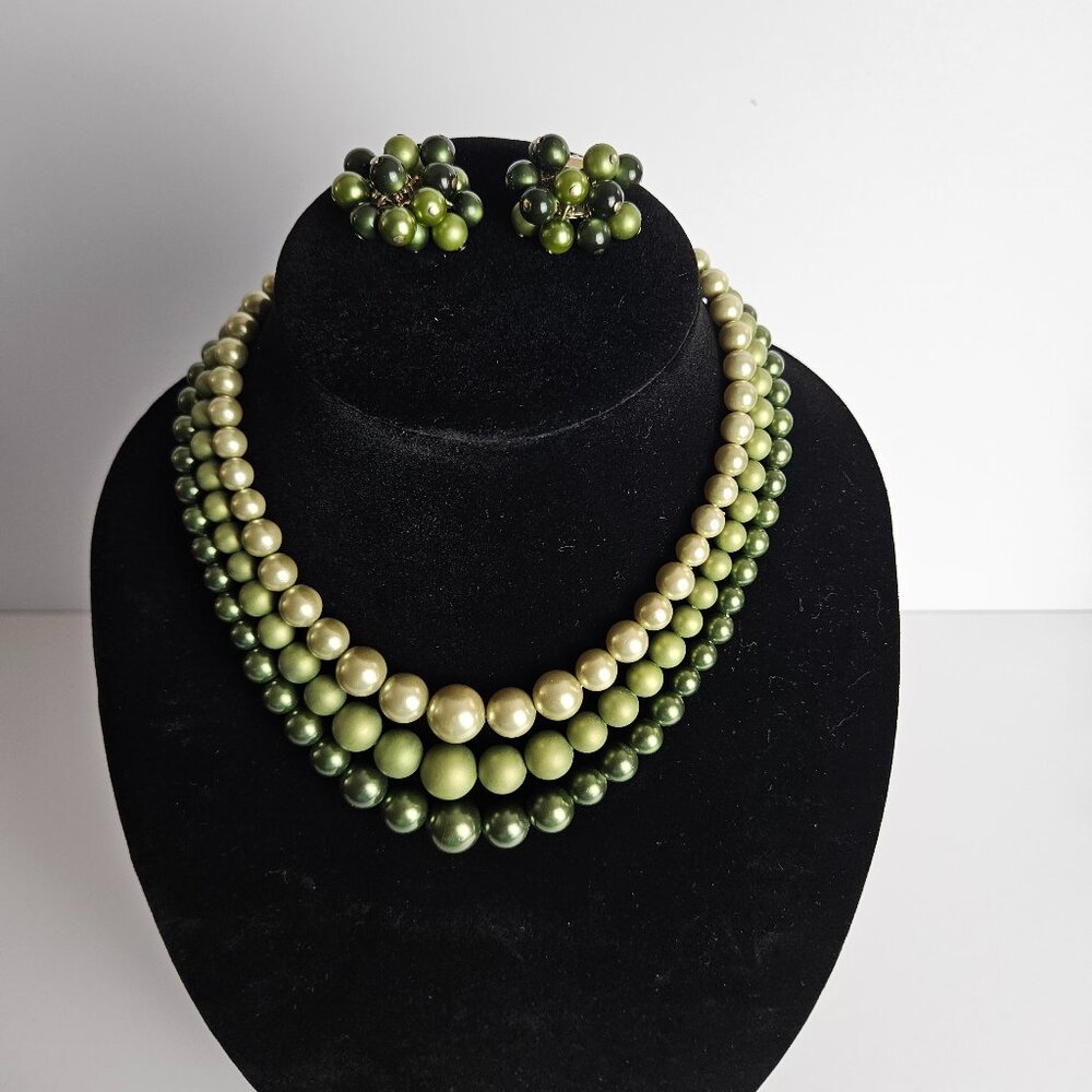 Vintage Olive Green Ombre Faux Pearl Necklace & Clip-On Earrings Set – 17"